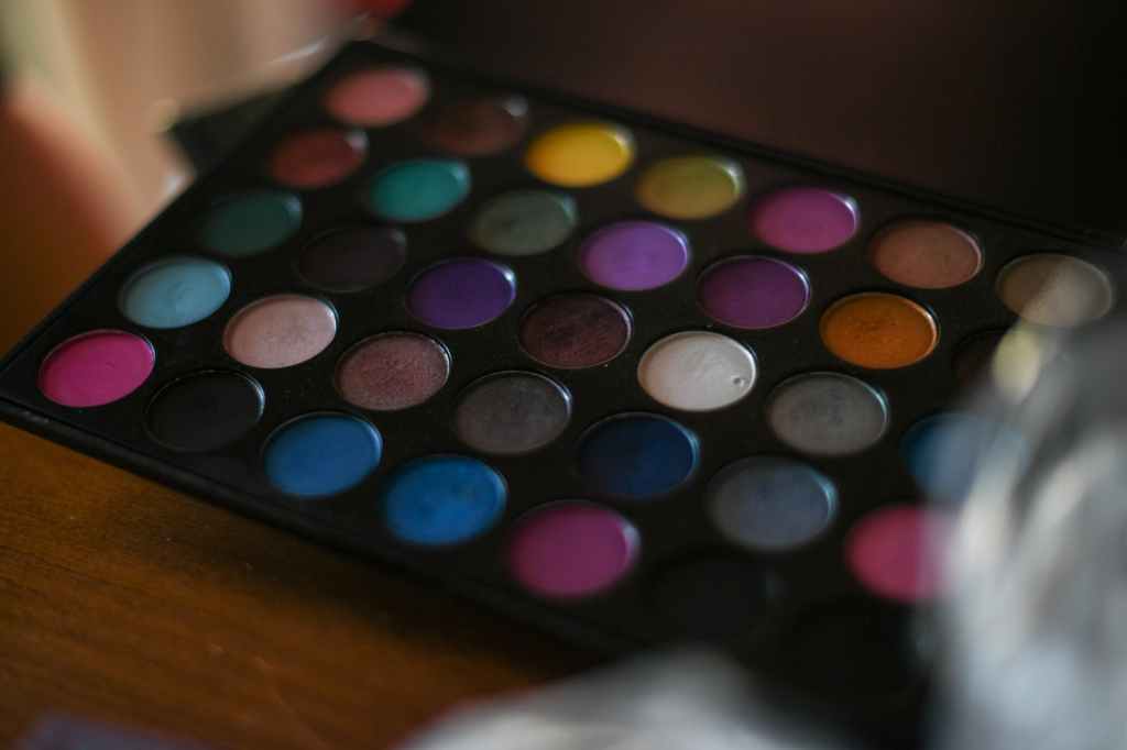 Essential tips to develop your colour palette – Making the best out of your skin tone